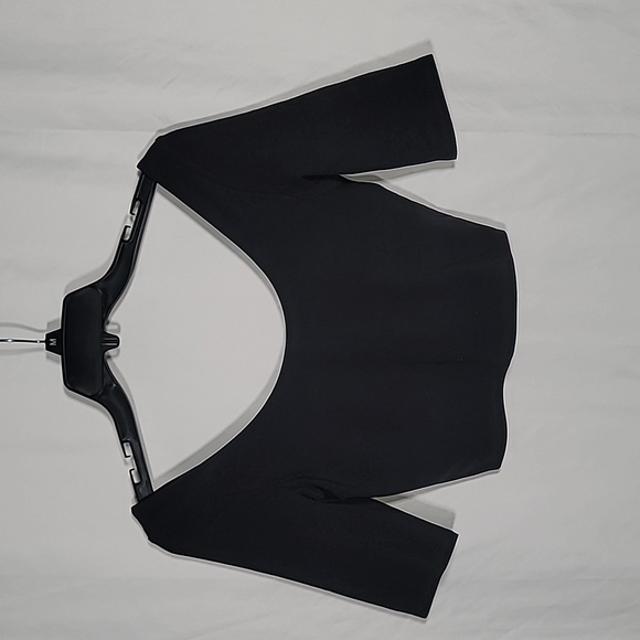 ⭐️ATHLETA Exhilarate Crop - Picture 1 of 7